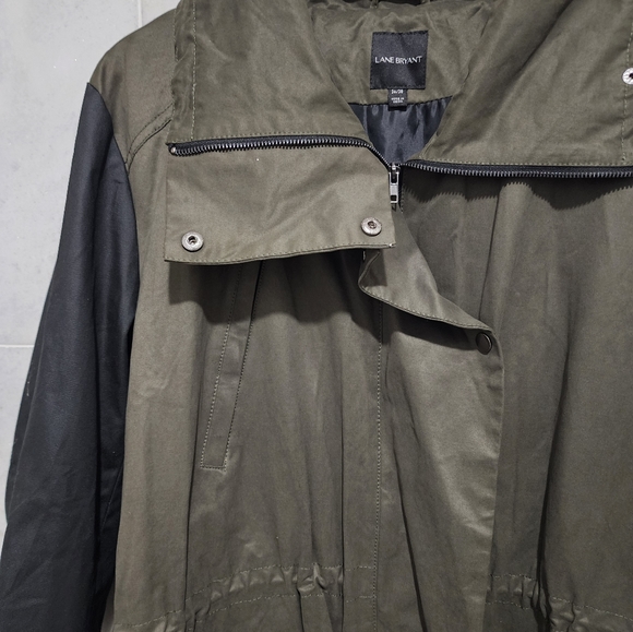 Lane Bryant Green Contrast Black Sleeve Anorak Jacket 26/28 - Picture 10 of 15